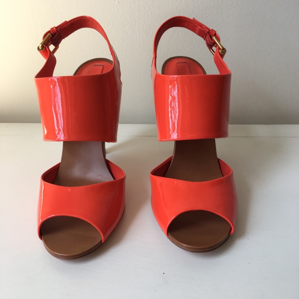 BCBG-Patent Leather Sandal-color Poppy, size 7